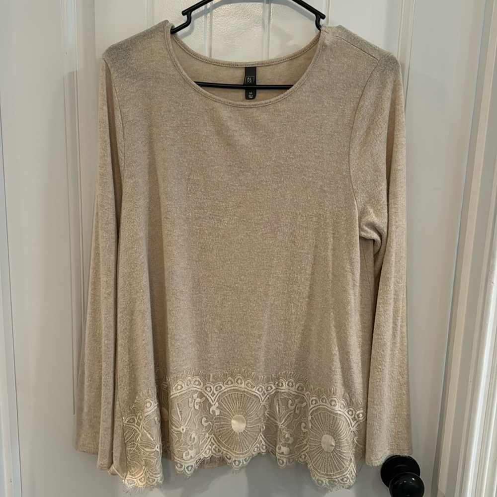 Boutique brand long sleeve light sweater/blouse
